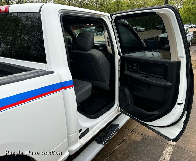 image for item EN4537 2015 Dodge Ram 1500 Crew Cab pickup truck