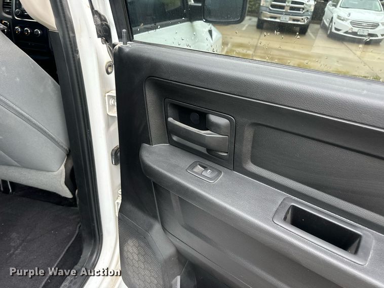 image for item EN4537 2015 Dodge Ram 1500 Crew Cab pickup truck