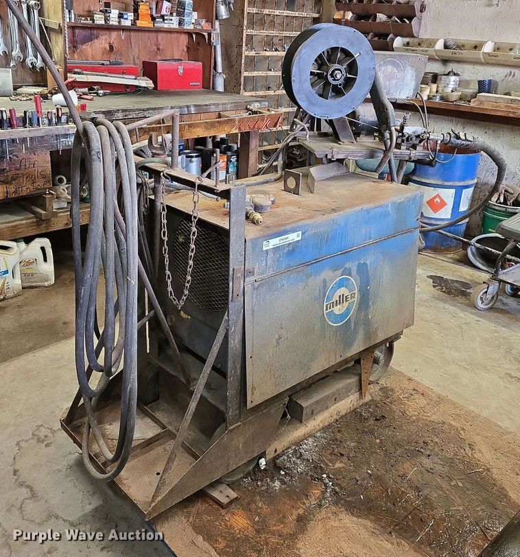 image for item EN8985 Miller SCP-200C welder/generator
