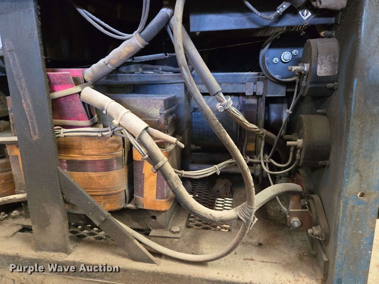 image for item EN8985 Miller SCP-200C welder/generator