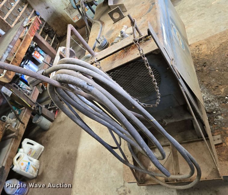 image for item EN8985 Miller SCP-200C welder/generator