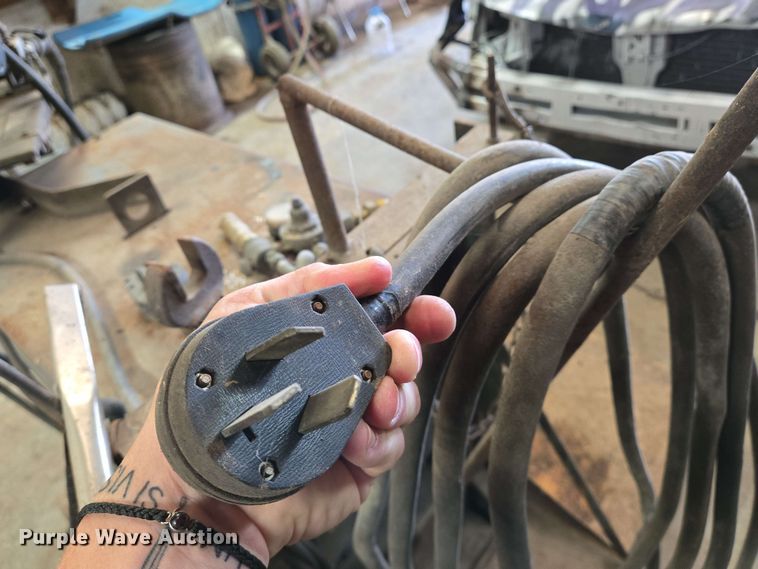 image for item EN8985 Miller SCP-200C welder/generator