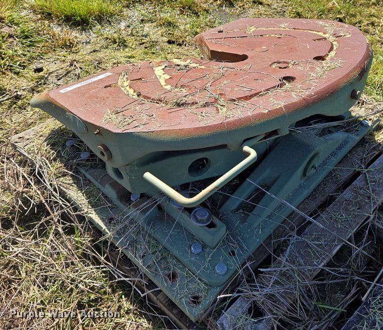 image for item EN8991 Fixed fifth wheel plate