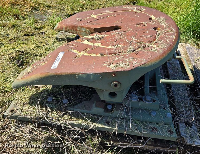 image for item EN8991 Fixed fifth wheel plate