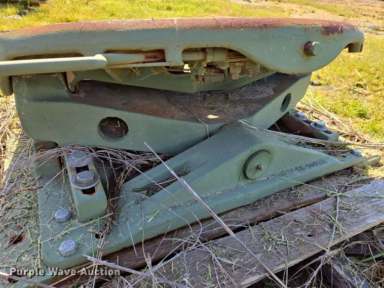 image for item EN8991 Fixed fifth wheel plate