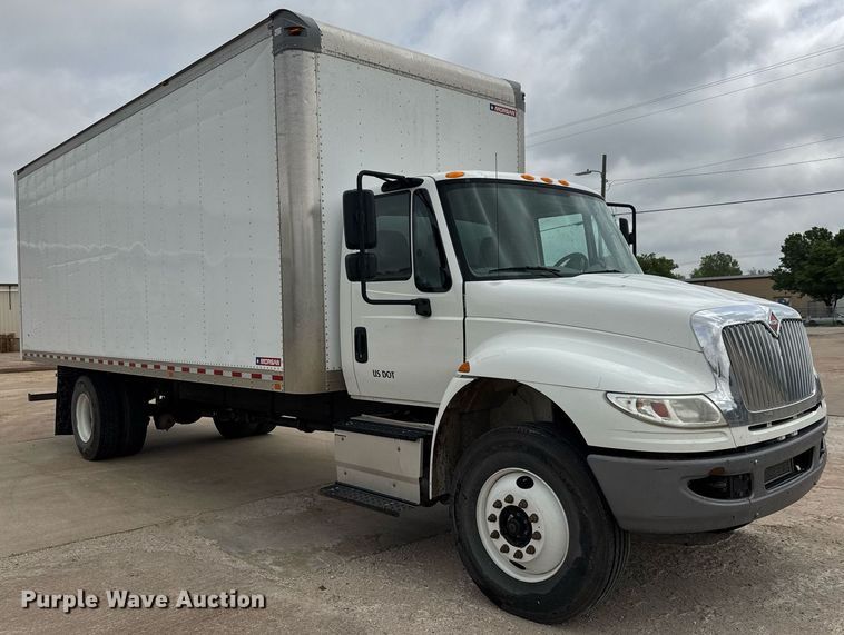 image for item EQ1423 2017 International 4300 box truck