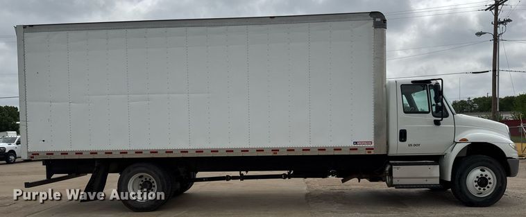 image for item EQ1423 2017 International 4300 box truck