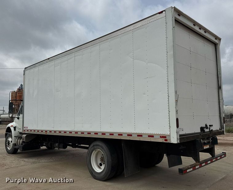 image for item EQ1423 2017 International 4300 box truck