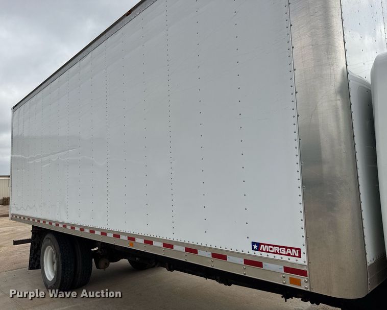 image for item EQ1423 2017 International 4300 box truck