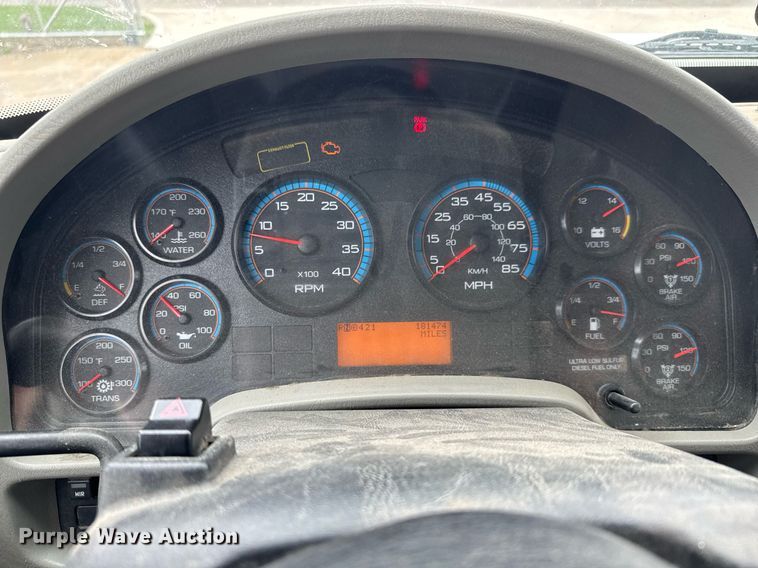 image for item EQ1423 2017 International 4300 box truck