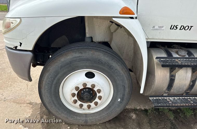 image for item EQ1423 2017 International 4300 box truck