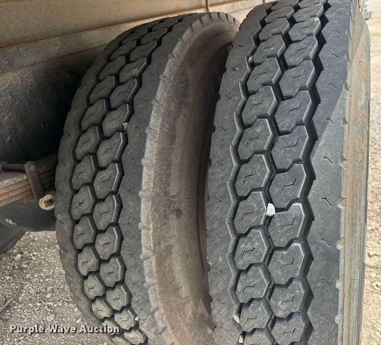 image for item EQ1423 2017 International 4300 box truck