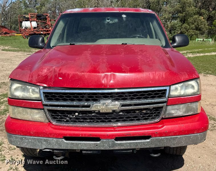image for item EQ1429 2006 Chevrolet Silverado 1500 Crew Cab pickup truck
