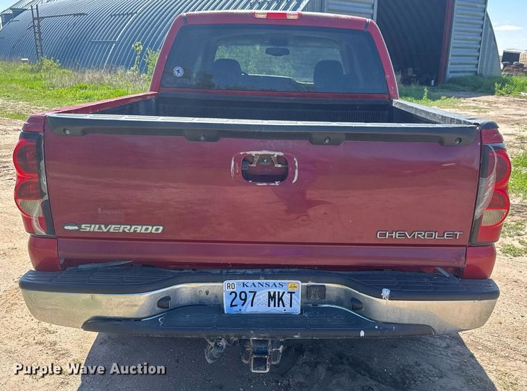 image for item EQ1429 2006 Chevrolet Silverado 1500 Crew Cab pickup truck