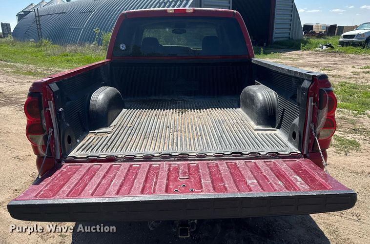 image for item EQ1429 2006 Chevrolet Silverado 1500 Crew Cab pickup truck