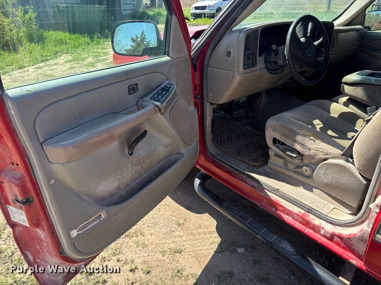 image for item EQ1429 2006 Chevrolet Silverado 1500 Crew Cab pickup truck