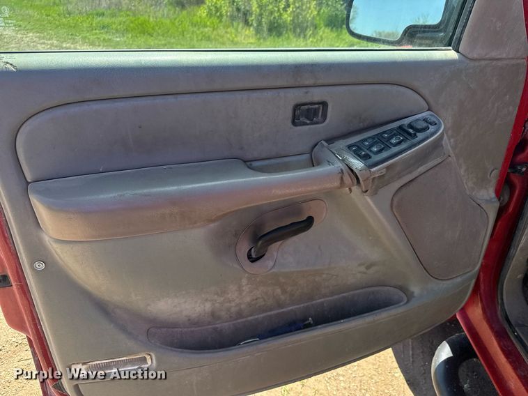 image for item EQ1429 2006 Chevrolet Silverado 1500 Crew Cab pickup truck