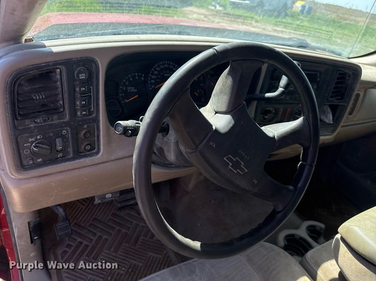 image for item EQ1429 2006 Chevrolet Silverado 1500 Crew Cab pickup truck