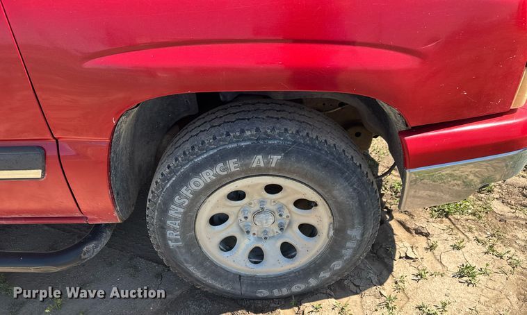 image for item EQ1429 2006 Chevrolet Silverado 1500 Crew Cab pickup truck