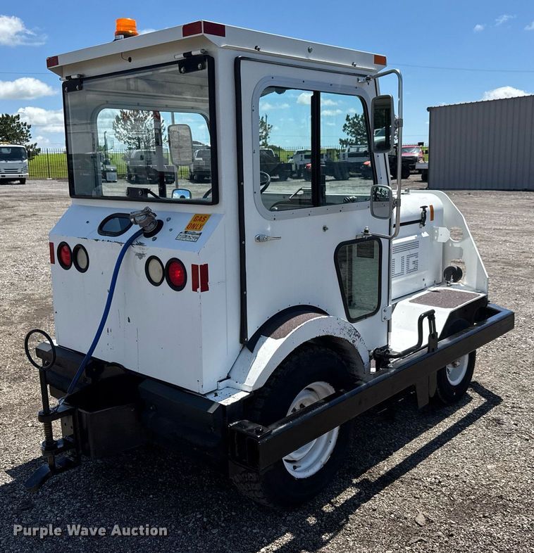 image for item EQ1460 1997 Tug MA50-1 aircraft tug