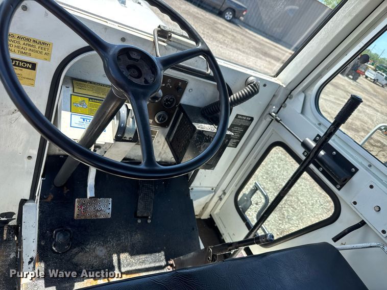 image for item EQ1460 1997 Tug MA50-1 aircraft tug