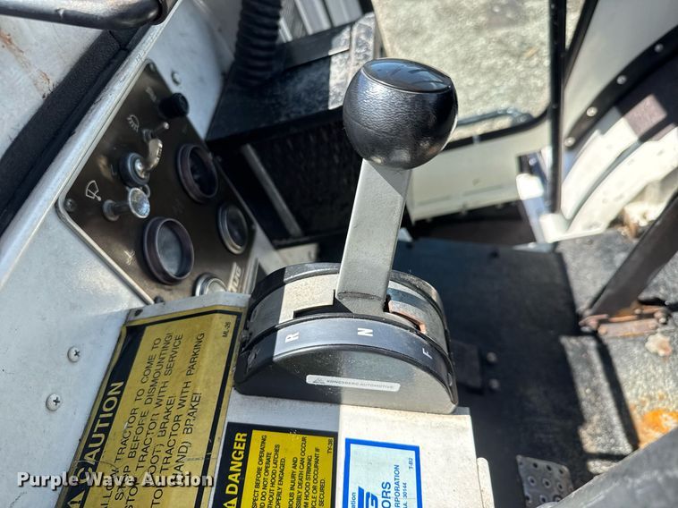 image for item EQ1460 1997 Tug MA50-1 aircraft tug