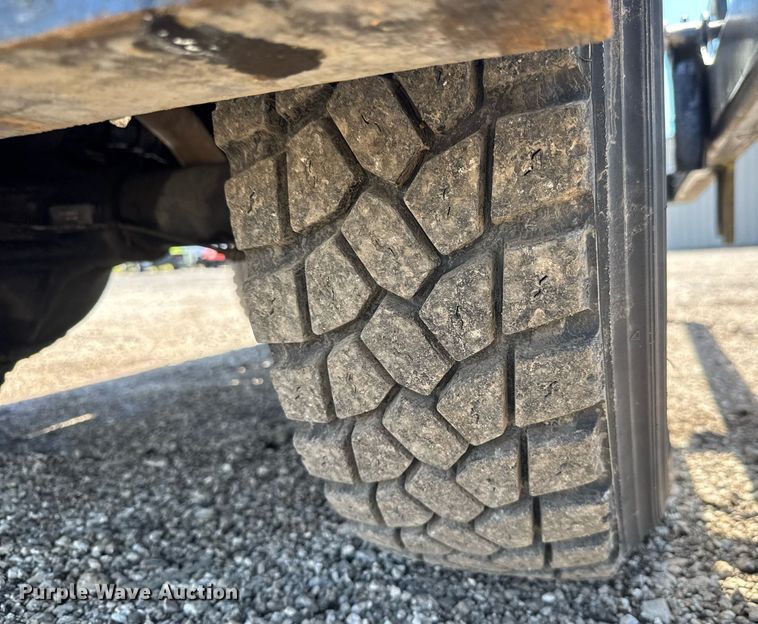 image for item EQ1460 1997 Tug MA50-1 aircraft tug