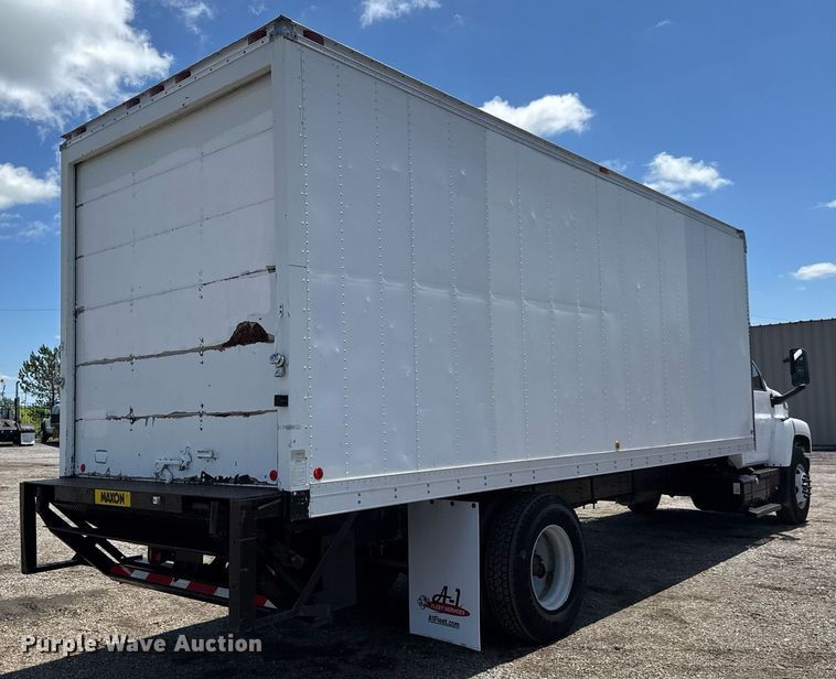 image for item EQ1462 2003 Chevrolet C6500 box truck
