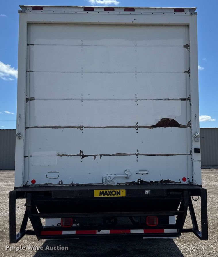 image for item EQ1462 2003 Chevrolet C6500 box truck