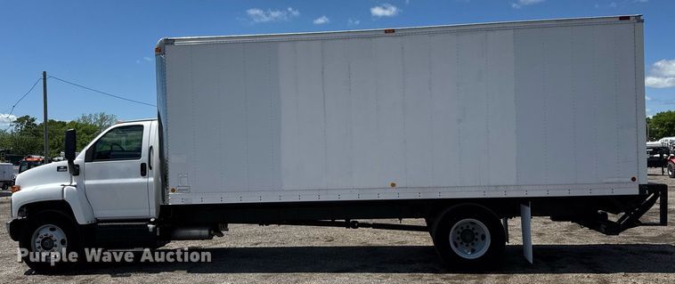 image for item EQ1462 2003 Chevrolet C6500 box truck