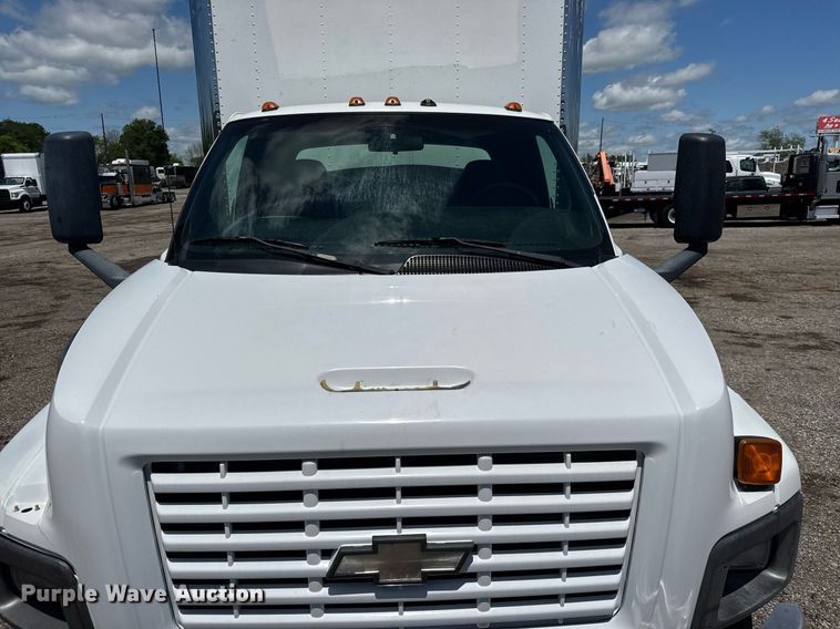 image for item EQ1462 2003 Chevrolet C6500 box truck