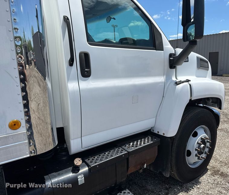 image for item EQ1462 2003 Chevrolet C6500 box truck