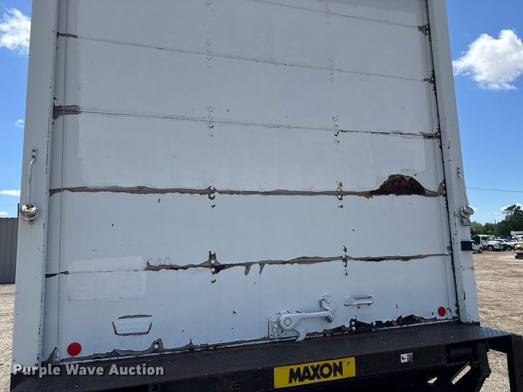 image for item EQ1462 2003 Chevrolet C6500 box truck