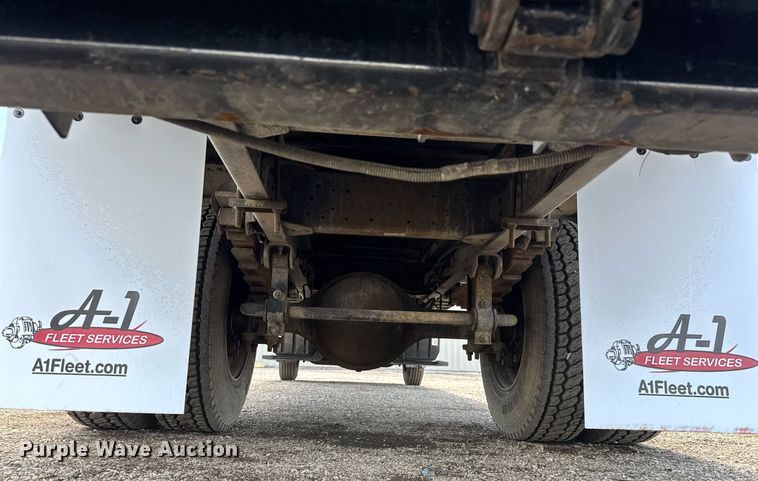 image for item EQ1462 2003 Chevrolet C6500 box truck