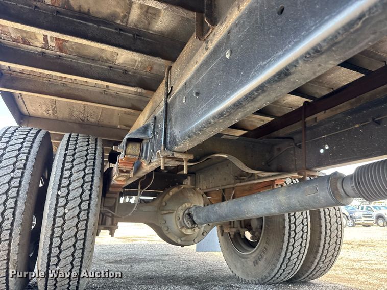 image for item EQ1462 2003 Chevrolet C6500 box truck