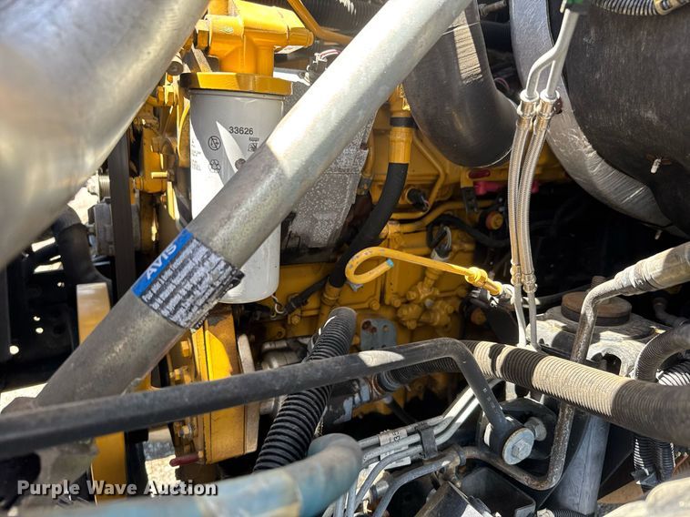 image for item EQ1462 2003 Chevrolet C6500 box truck