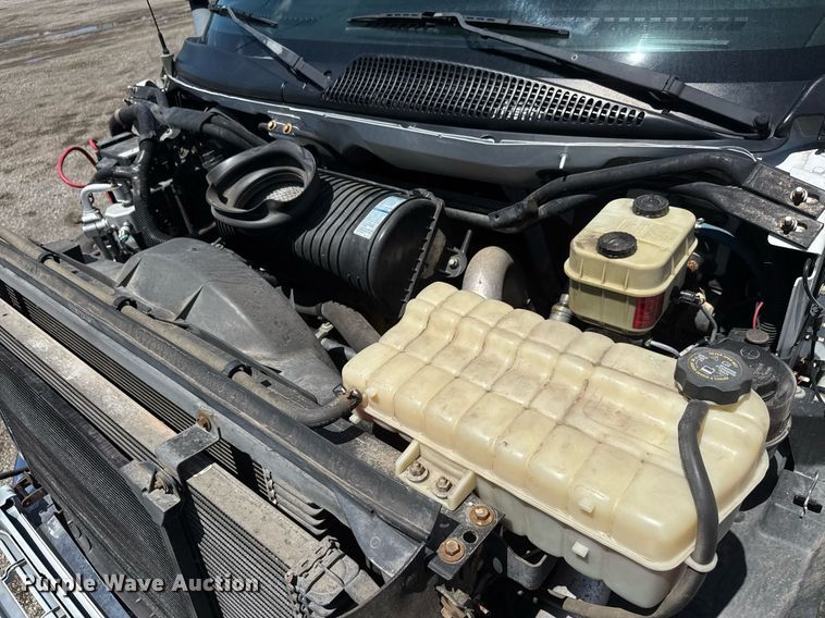 image for item EQ1462 2003 Chevrolet C6500 box truck