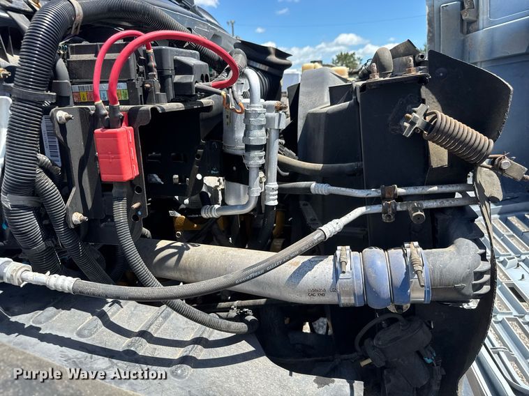 image for item EQ1462 2003 Chevrolet C6500 box truck