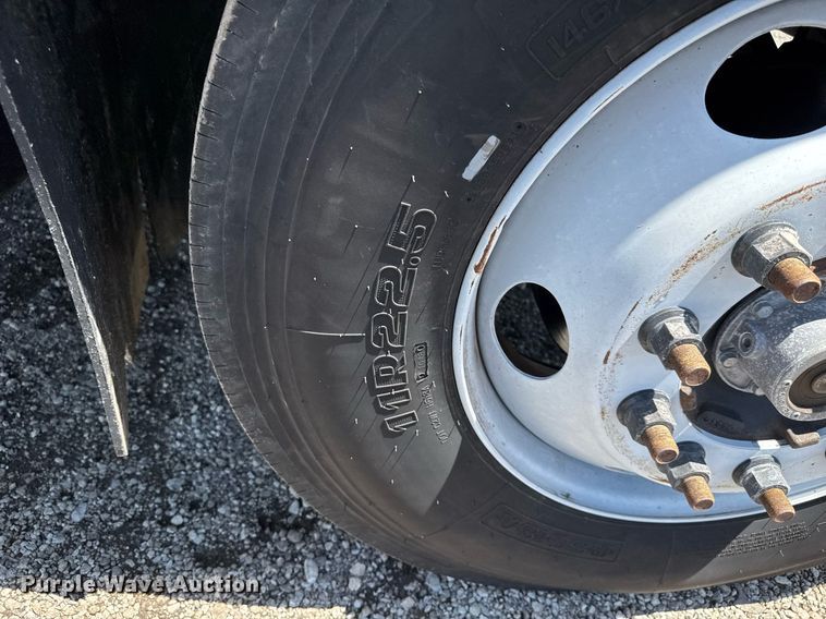 image for item EQ1462 2003 Chevrolet C6500 box truck