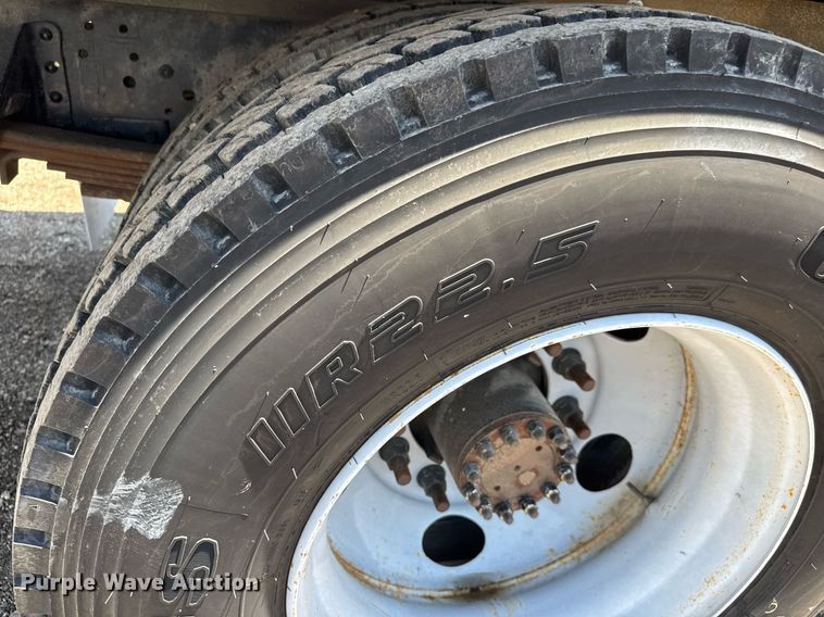 image for item EQ1462 2003 Chevrolet C6500 box truck