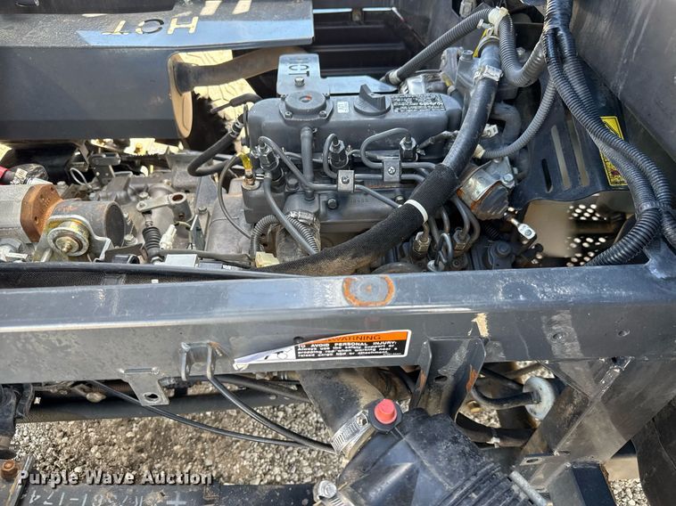 image for item EQ1466 2010 Kubota RTV900 utility vehicle