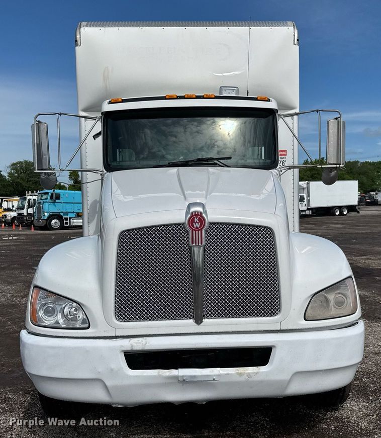 image for item EQ1475 2020 Kenworth T370 box truck