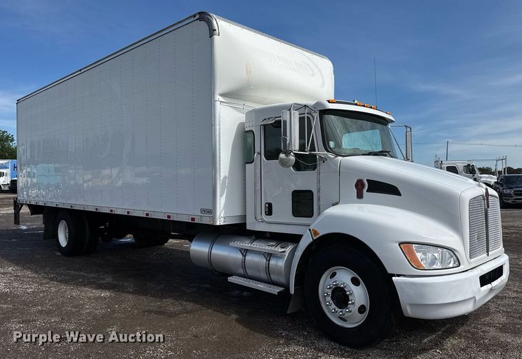 image for item EQ1475 2020 Kenworth T370 box truck