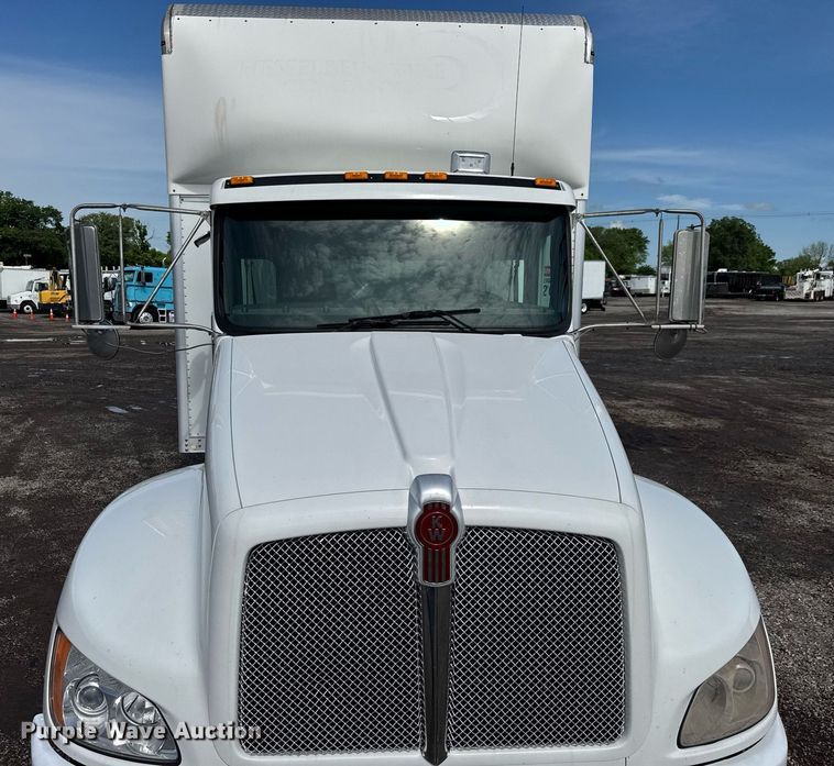 image for item EQ1475 2020 Kenworth T370 box truck