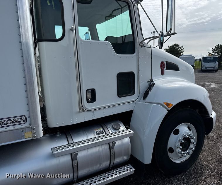 image for item EQ1475 2020 Kenworth T370 box truck