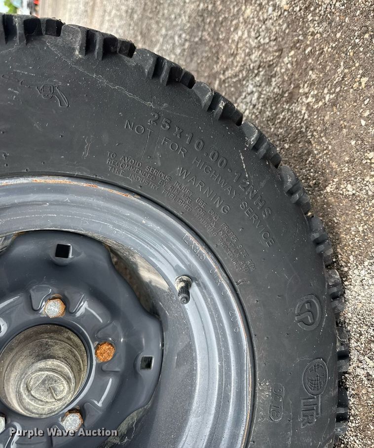 image for item EQ1476 2013 Kubota RTV900 utility vehicle