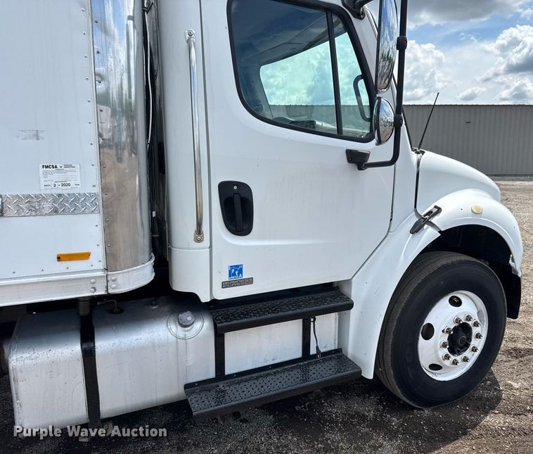 image for item EQ1481 2004 Freightliner Business Class M2 refrigerated truck