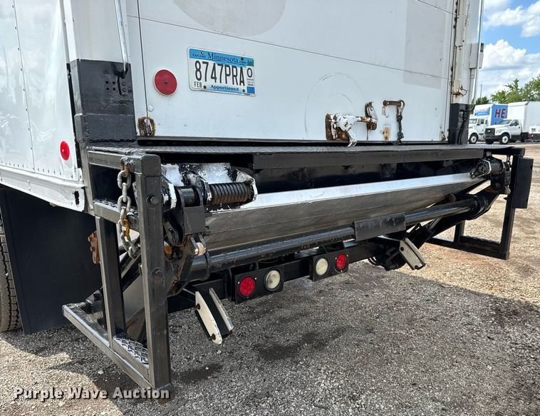 image for item EQ1481 2004 Freightliner Business Class M2 refrigerated truck