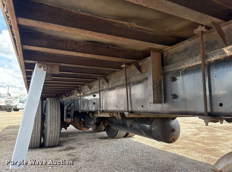 image for item EQ1481 2004 Freightliner Business Class M2 refrigerated truck