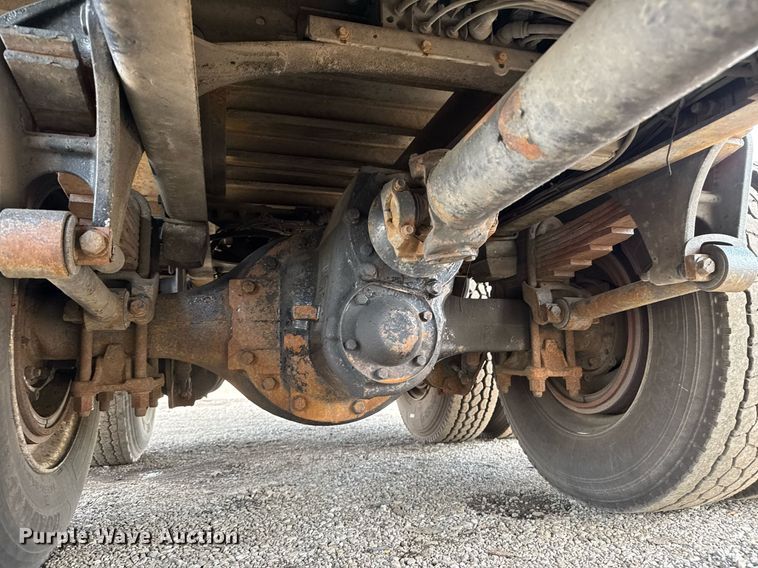 image for item EQ1481 2004 Freightliner Business Class M2 refrigerated truck